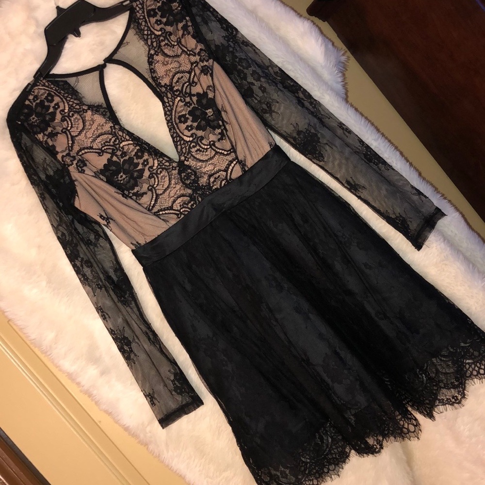 Dress - Picture 2 of 8